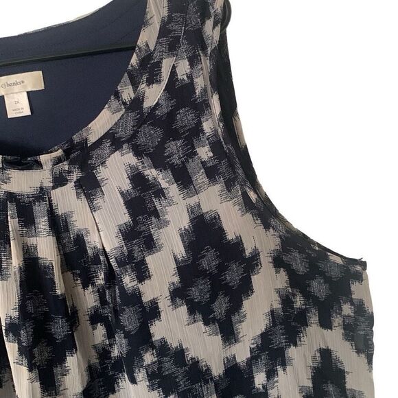 Pre Owned Women’s CJ Banks Sleeveless Blouse Geometric Blue White Sz XXL - Picture 4 of 10